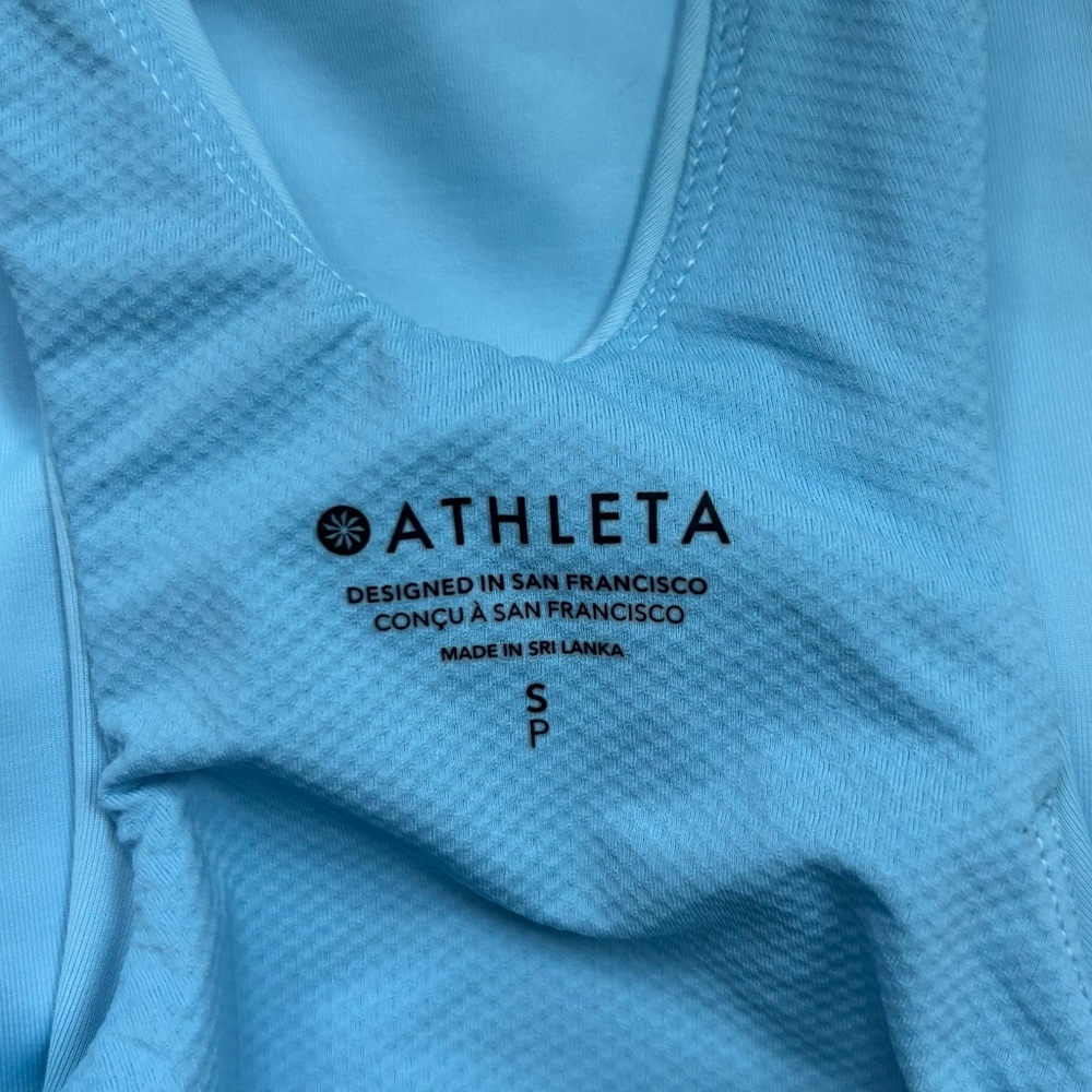 EUC Athleta Lightning Support Top Robin’s Egg Blue Novella Blue S Yoga Pilates - Picture 6 of 8